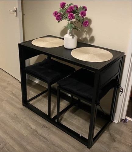 Small table and chairs space - small, 2